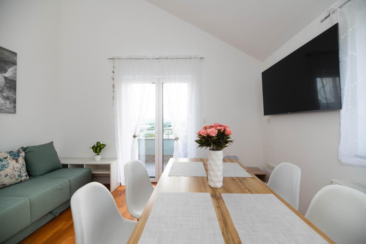 Sunny Beach Apartments Шибеник Екстер'єр фото