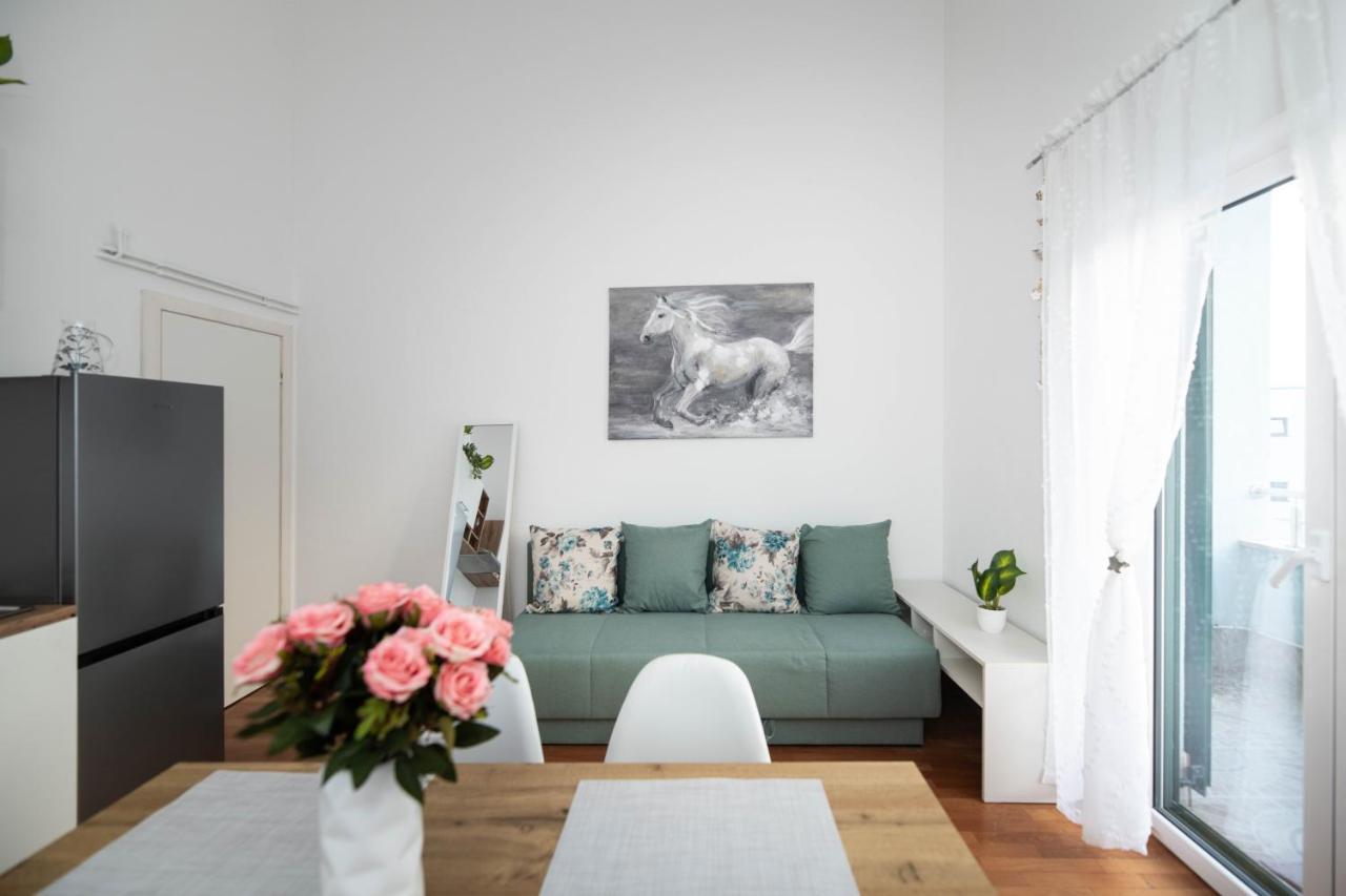 Sunny Beach Apartments Шибеник Екстер'єр фото