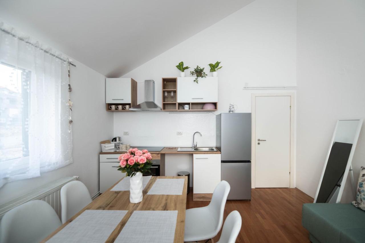 Sunny Beach Apartments Шибеник Екстер'єр фото