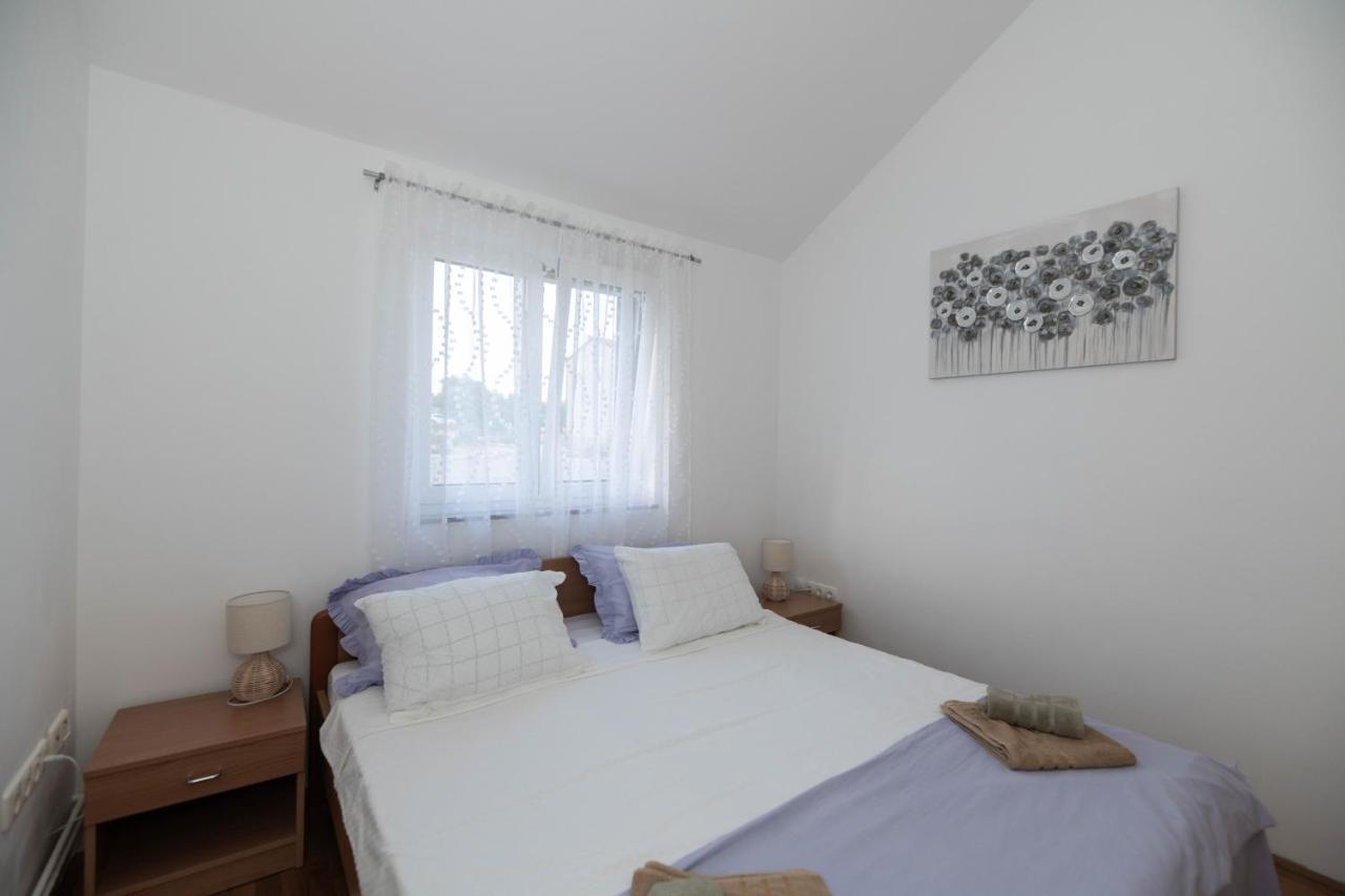 Sunny Beach Apartments Шибеник Екстер'єр фото