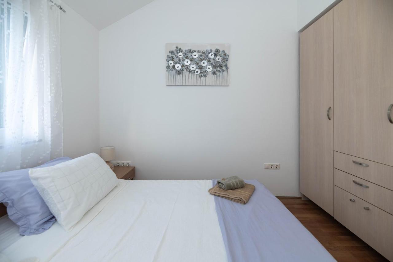 Sunny Beach Apartments Шибеник Екстер'єр фото