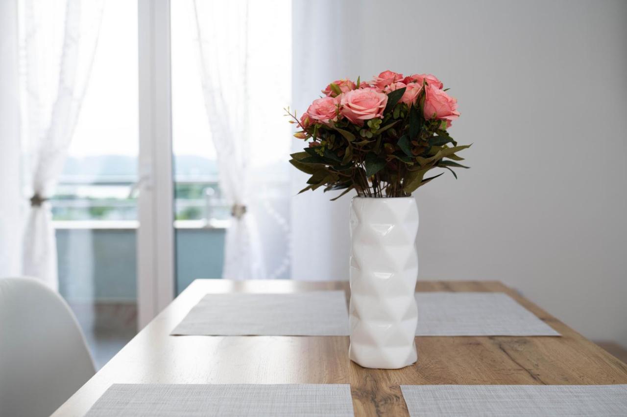Sunny Beach Apartments Шибеник Екстер'єр фото
